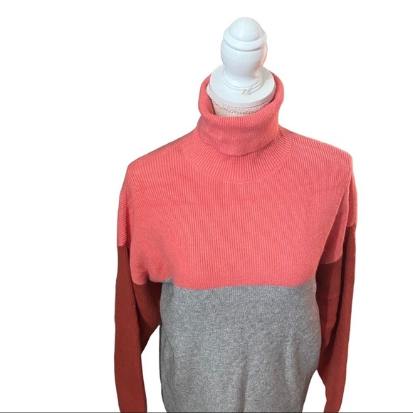 'Forever 21'  Pink Red & Grey Color Block Stretch Turtleneck Sweater Women’s Sm - Picture 2 of 10